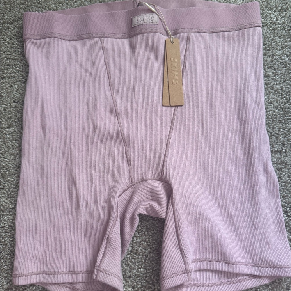 SKIMS Ribbed Biker Shorts in Dusty Rose